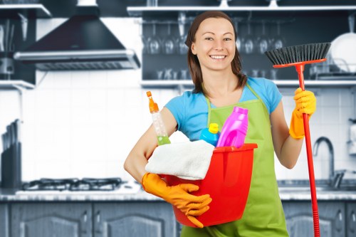 Steam and low-moisture curtain cleaning methods for Coombe homes